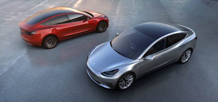 Tesla'nın ekonomik fiyatlı elektrikli otomobili Model 3 nihayet tanıtıldı