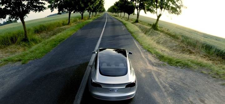 Tesla Model 3'ün ön siparişleri 300.000'e yaklaşıyor