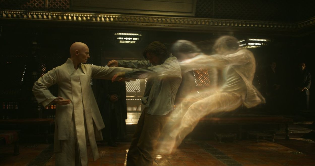 Doctor Strange'ten ilk fragman ve posterler