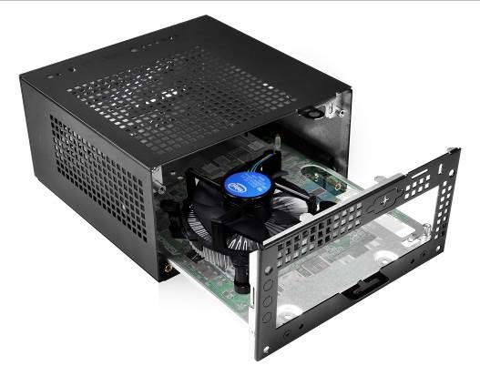 ASRock’tan mini-STX formatında kasa