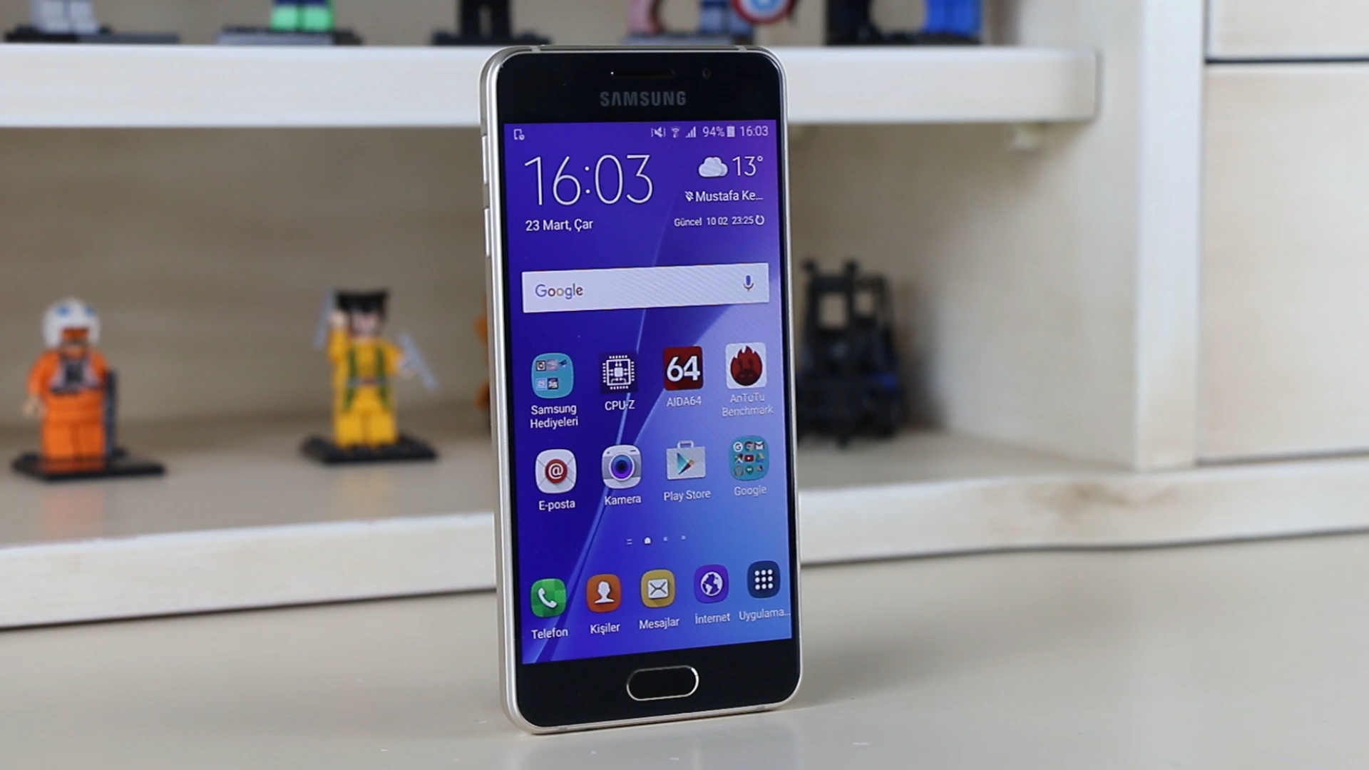 Samsung Galaxy A3 2016 inceleme videosu 'Tasarımıyla öne çıkan telefon'