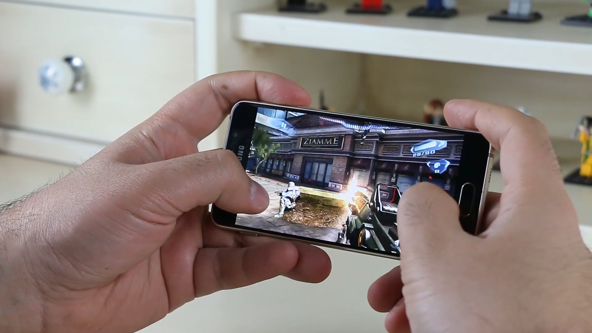 Samsung Galaxy A3 2016 inceleme videosu 'Tasarımıyla öne çıkan telefon'