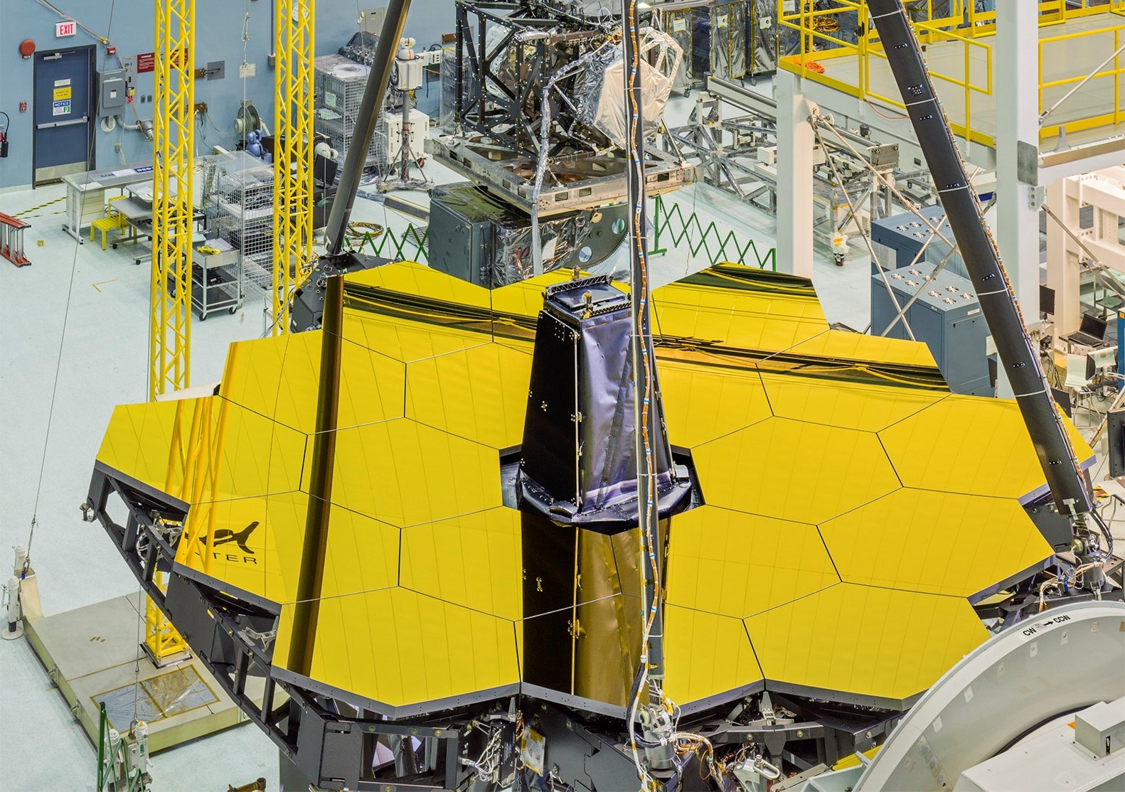 James Webb Uzay Teleskobu detaylanıyor: İşte teleskobun dev 'altın aynası'
