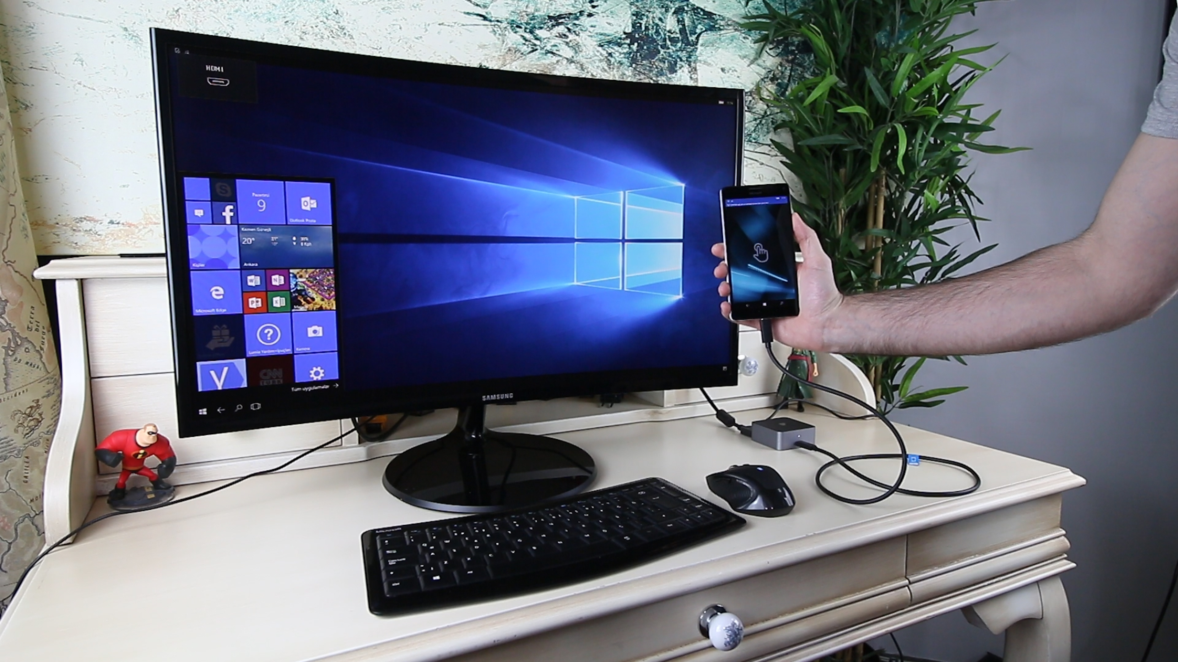 Telefonunuzu PC yapın 'Microsoft Continuum' inceleme videosu