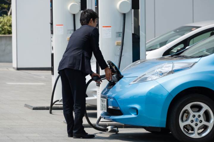 Japonya'da elektrikli araç şarj istasyonlarının sayısı petrol istasyonlarını geçti