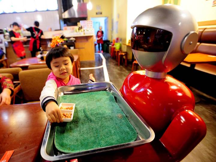 Eski McDonald's CEO'su: Robotlar saati 15 dolara işçi çalıştırmaktan daha ucuz