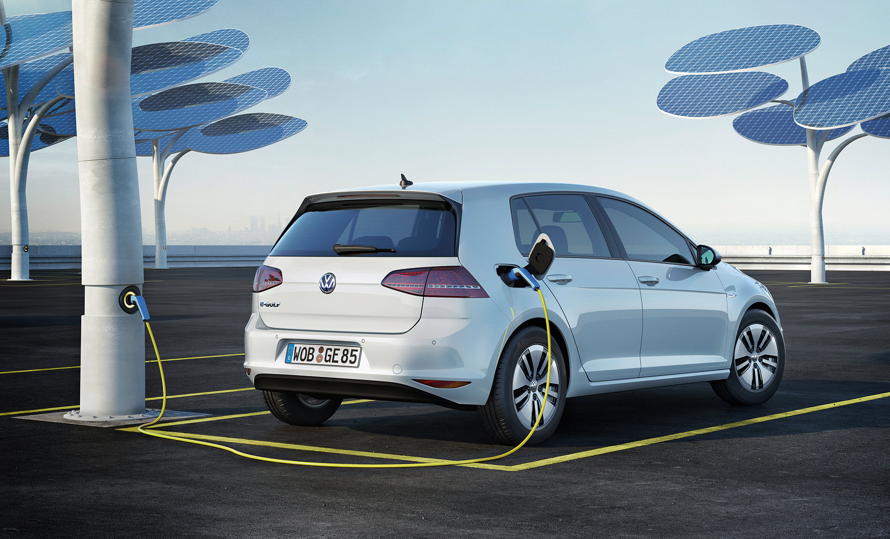Elektrikli Volkswagen Golf’te menzil artıyor