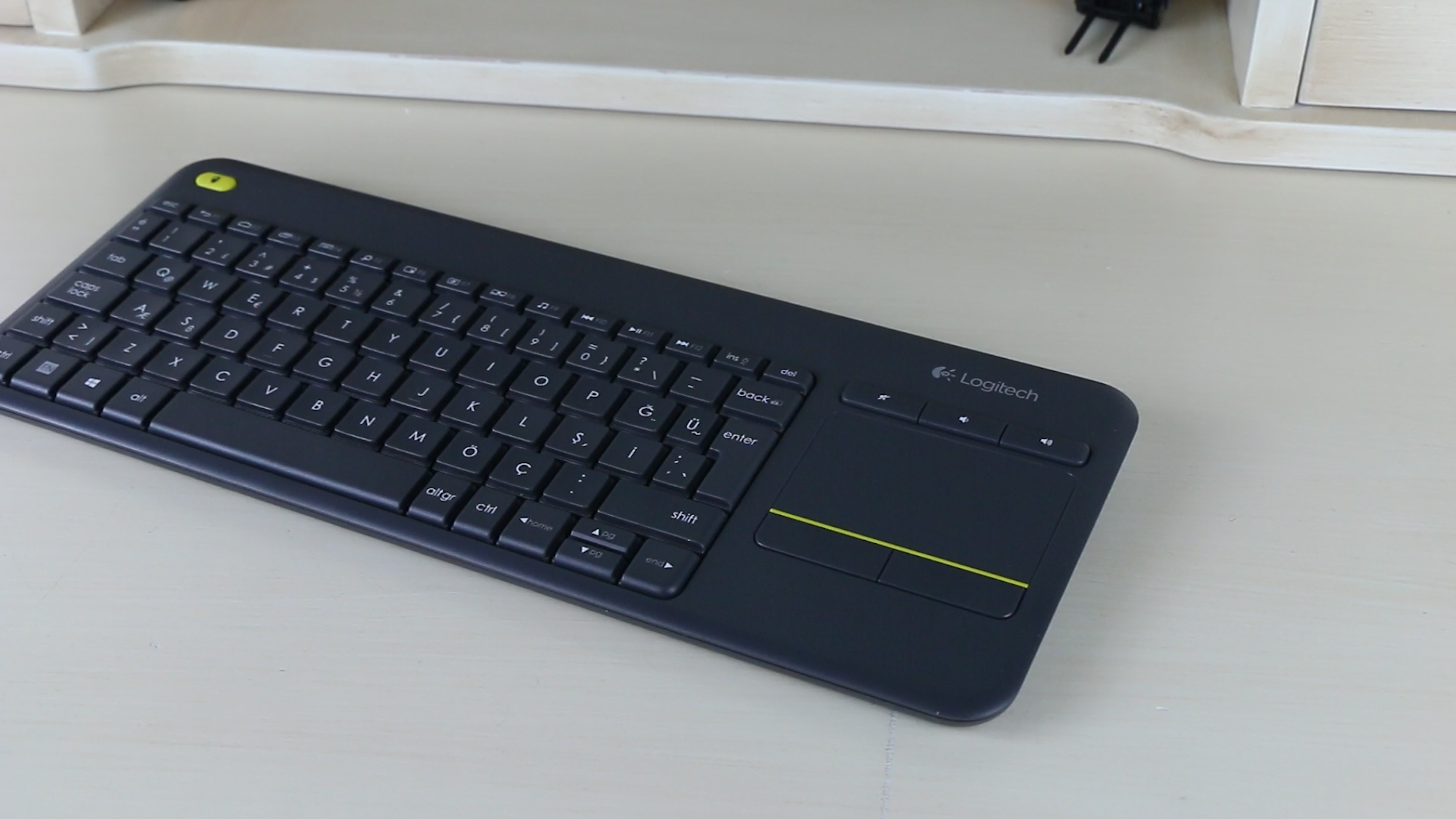 Logitech K400 Plus kablosuz klavye incelemesi