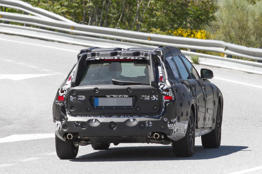 2017 Volvo V90 Cross Country kameralara yakalandı