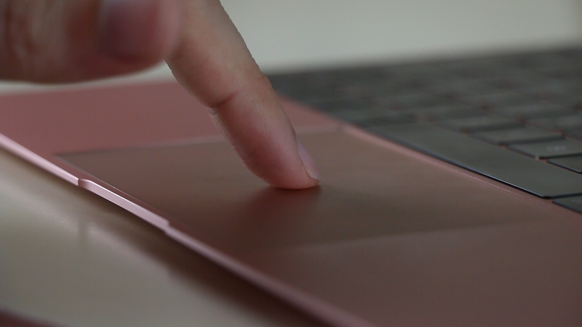 Yeni Macbook 2016 inceleme 'Estetik ve teknoloji bir arada'