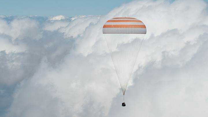 Uzay İstasyonu'ndaki 3 astronot işte böyle Dünya'ya döndü