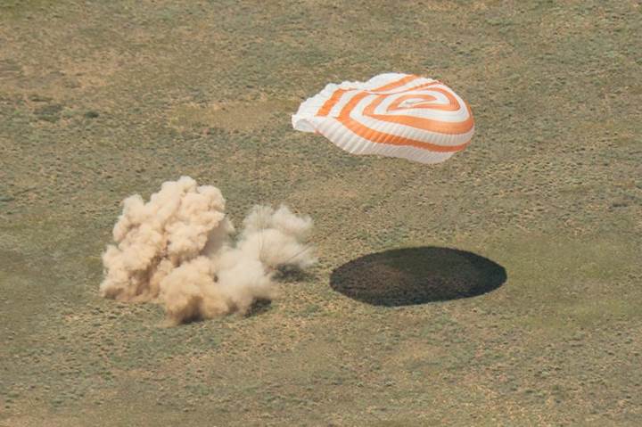 Uzay İstasyonu'ndaki 3 astronot işte böyle Dünya'ya döndü