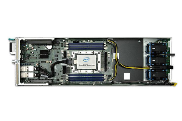72 çekirdekli Intel Xeon Phi 7290 işlemcisi duyuruldu