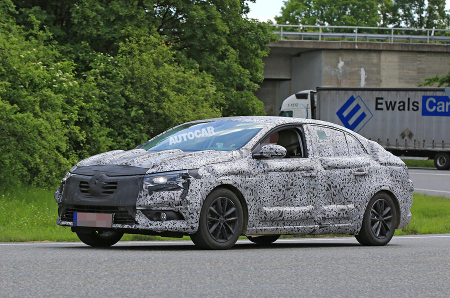 2017 model Renault Mégane sedan kameralara yakalandı