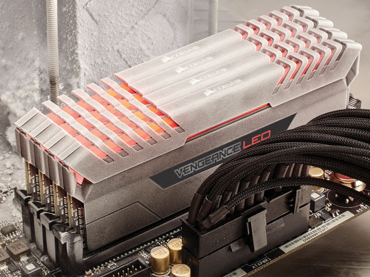 Corsair Vengeance LED DDR4 RAM serisi satışa çıkıyor