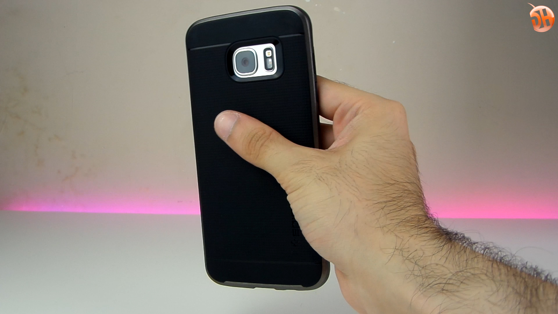 Spigen'in S7 Edge'e özel aksesuarlarını inceliyoruz