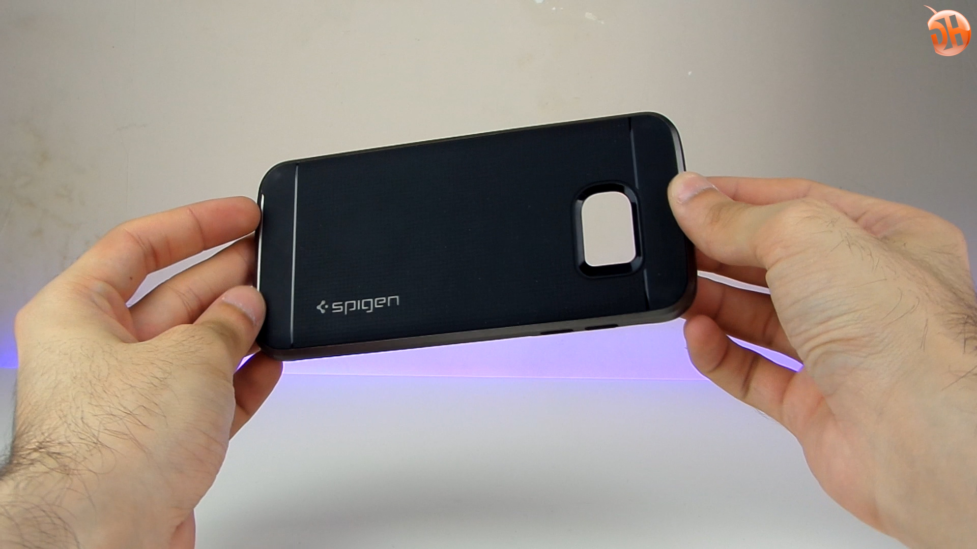 Spigen'in S7 Edge'e özel aksesuarlarını inceliyoruz