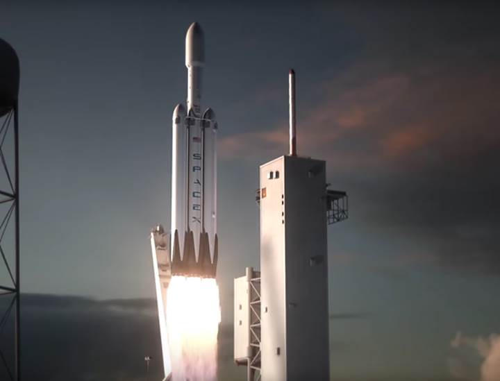 SpaceX'den çılgın plan: 3 farklı roketi aynı anda indirecekler