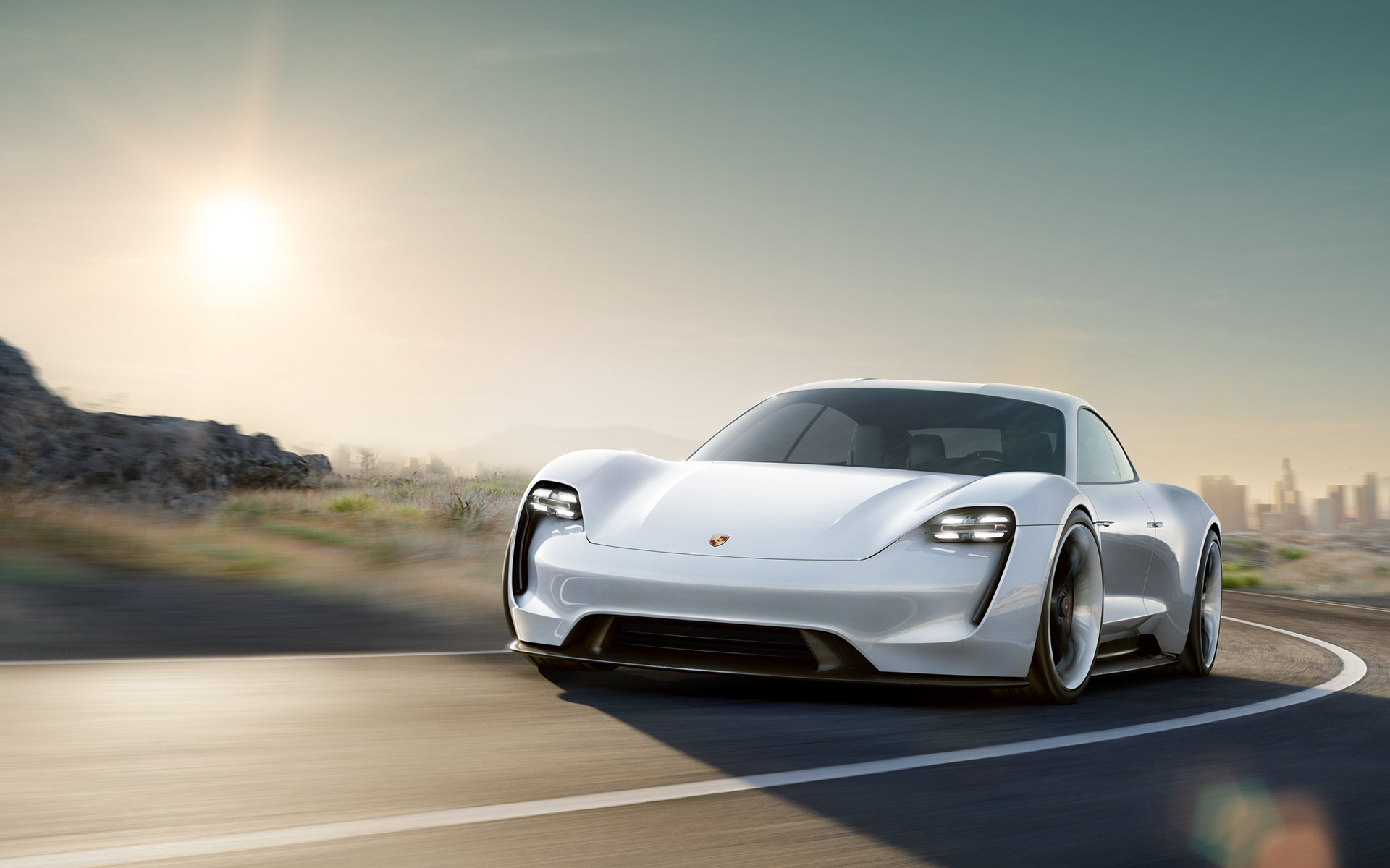 Porsche Mission E'yi hayata geçirmek için 1400 kişiyi işe alacak