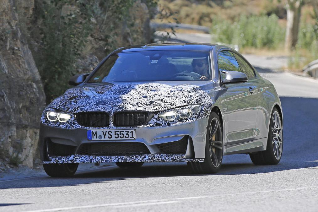 Makyajlı BMW M4 testler esnasında kamuflajlı olarak görüntülendi