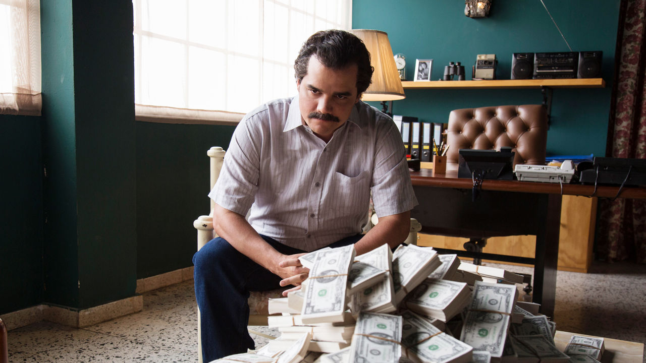 Narcos'un 2.sezonundan yeni fragman ve poster