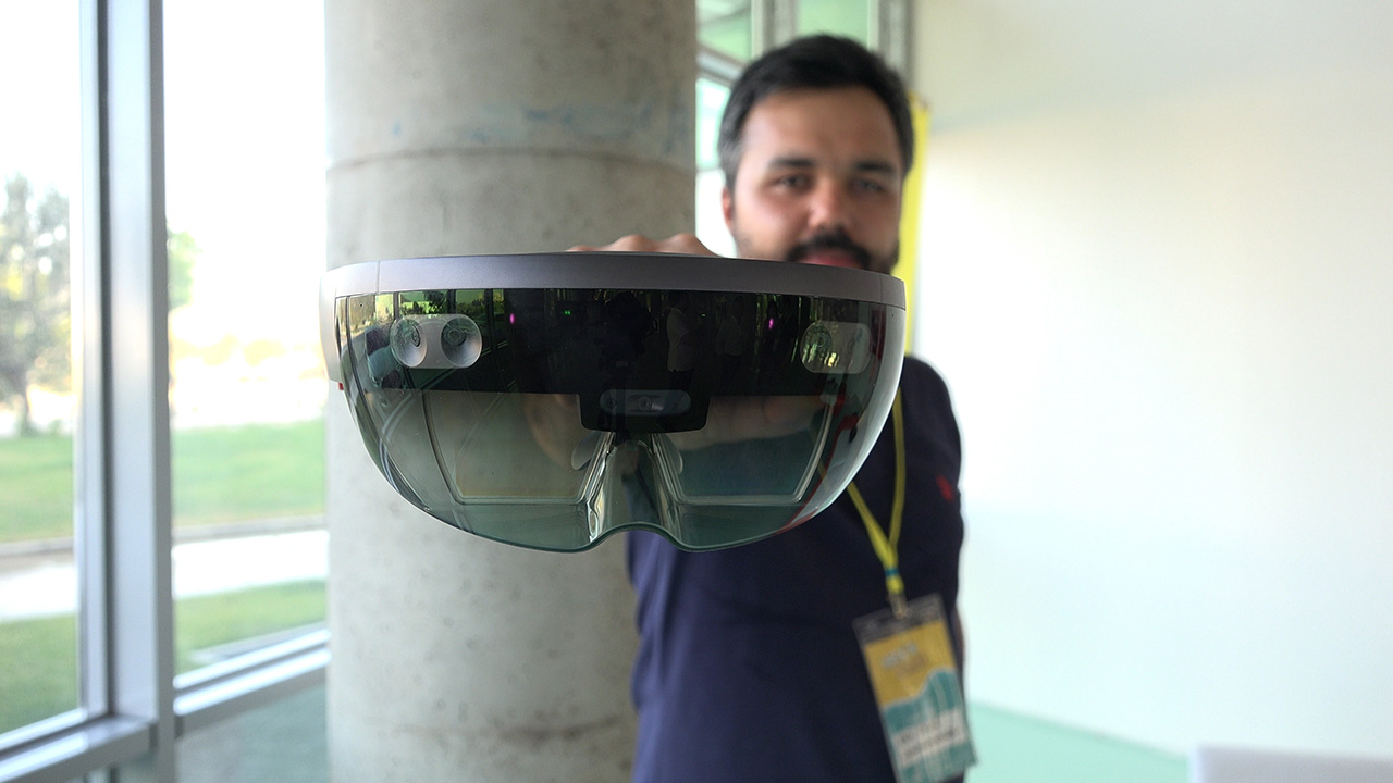 Microsoft HoloLens'i denedik 'İlk izlenim' inceleme