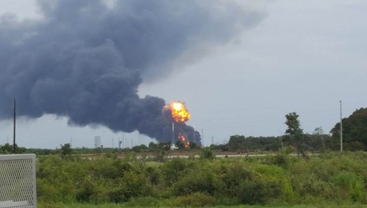 Falcon 9 roketi test sırasında patladı, Facebook'un uydusu harap oldu