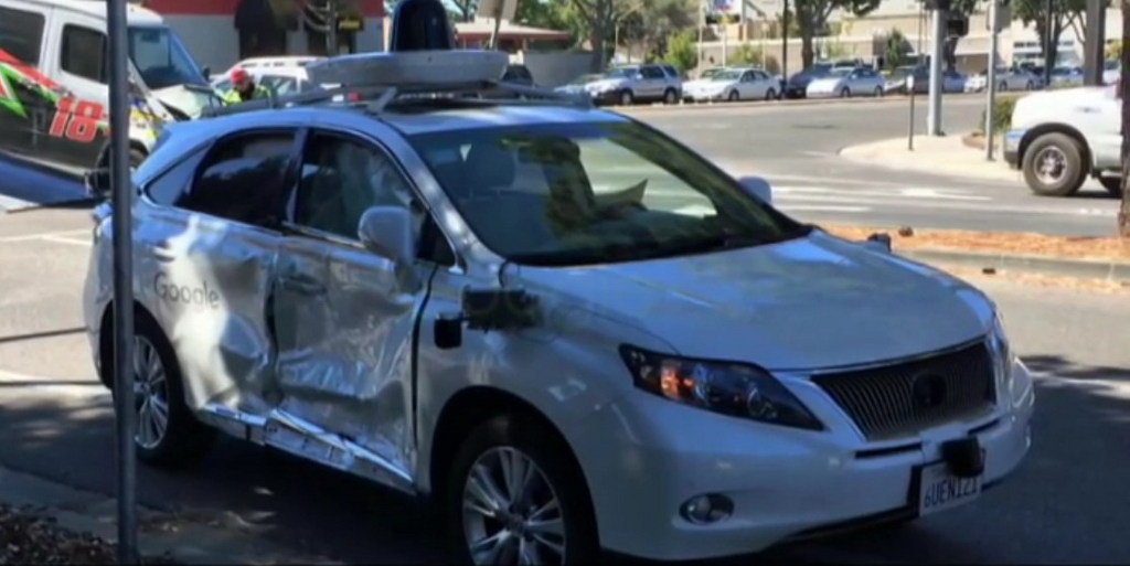 Google'ın sürücüsüz aracı başka bir trafik kazası olayına karıştı