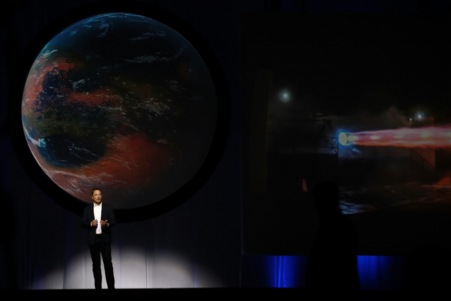 Elon Musk: Mars'a gidecek ilk insanlar ölmeye hazır olmalı