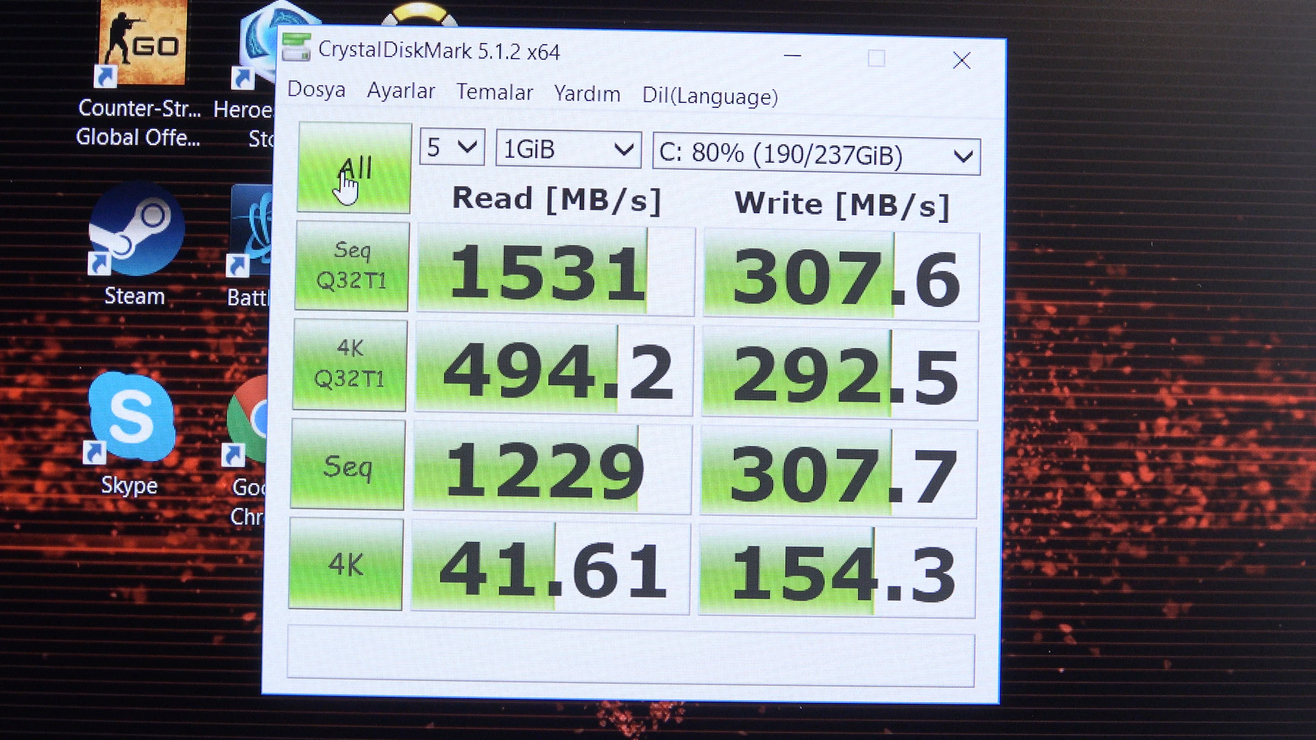 HP Omen oyuncu dizüstüsü incelemesi 'Karbon Fiberli Canavar'