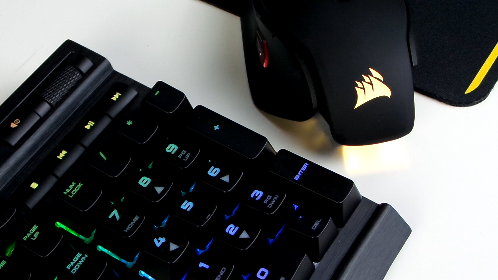 Corsair K70 RGB Rapidfire incelemesi 'Cherry MX Speed ile En Hızlılardan'