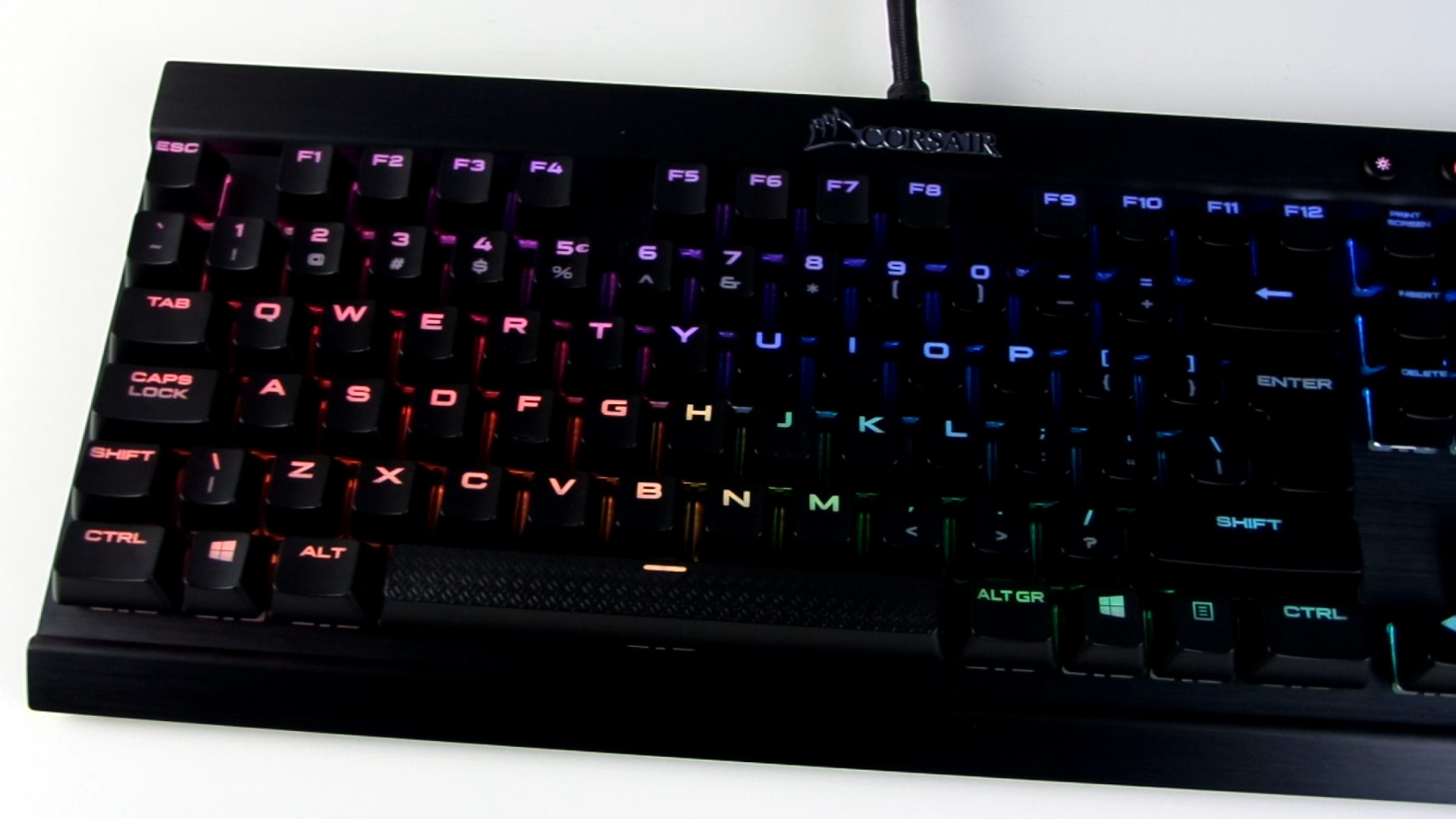 Corsair K70 RGB Rapidfire incelemesi 'Cherry MX Speed ile En Hızlılardan'