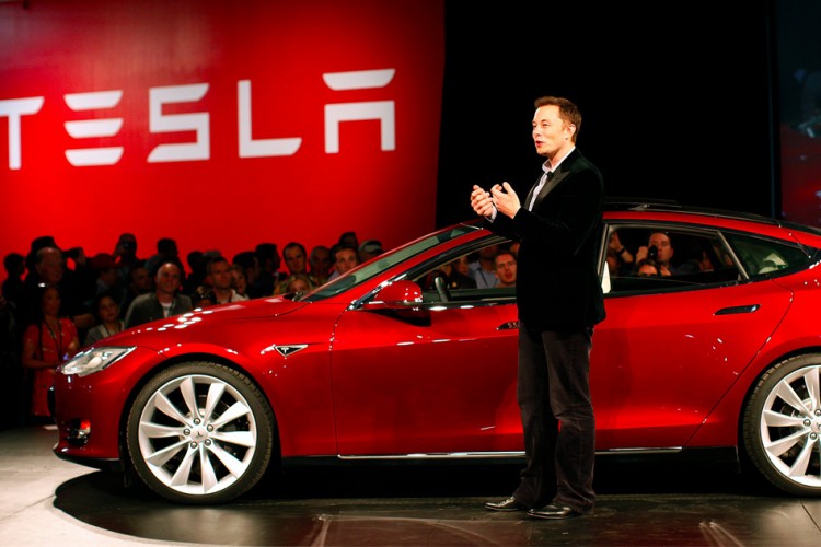 Tesla ekim ayı için iki ürün etkinliği planlıyor