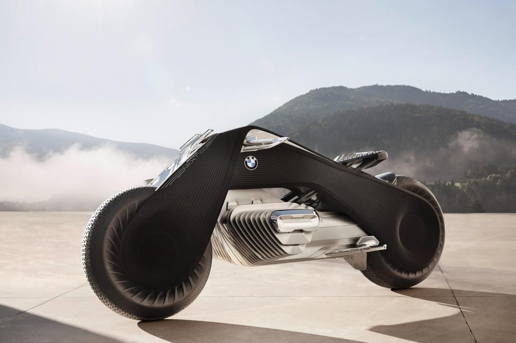 Geleceğin motosikletlerine BMW yorumu: BMW Motorrad Vision Next 100