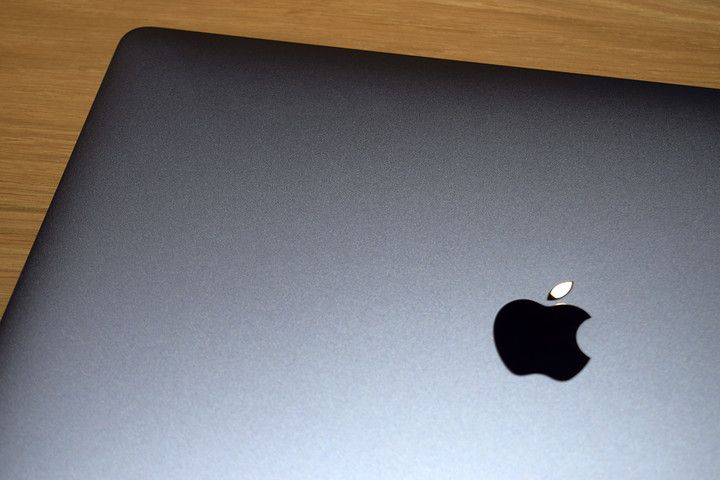 Yeni MacBook Pro modellerinde Apple logosu artık aydınlanmıyor