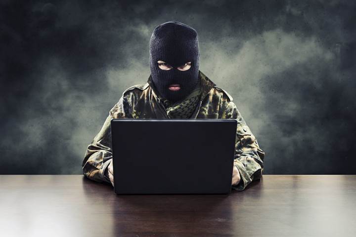 Fransa hükümeti IŞİD web sitelerini ziyaret eden bir kişiyi tutukladı