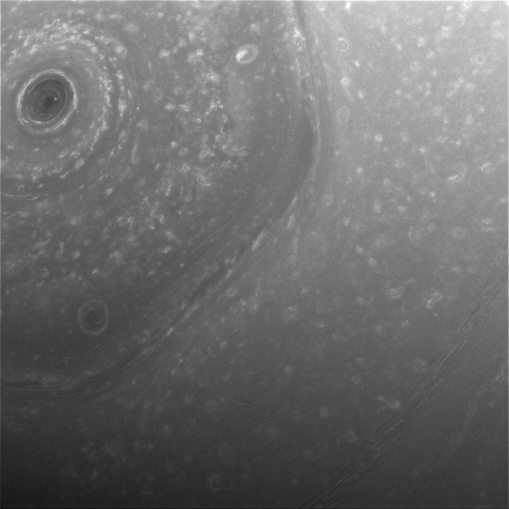 İşte Cassini'nin gönderdiği inanılmaz Satürn fotoğrafları