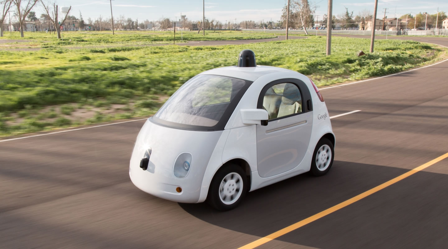 Google'ın direksiyonsuz ve pedalsız araç hayali rafa kalktı