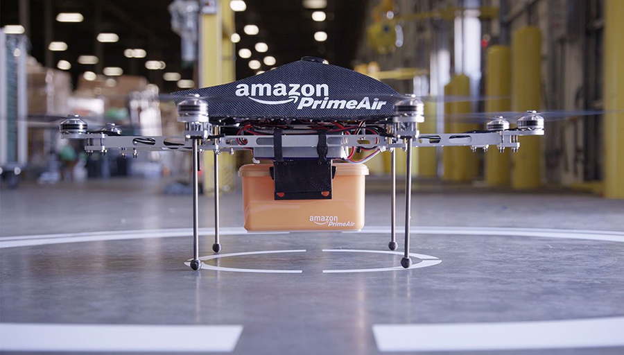 Amazon drone ile ilk ürün teslimatını gerçekleştirdi