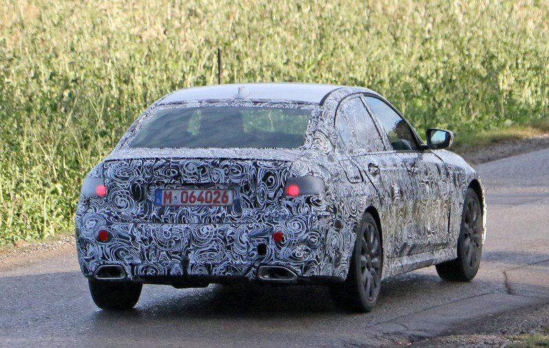 Yeni nesil G20 kasa kodlu BMW 3 Serisi test esnasında görüntülendi
