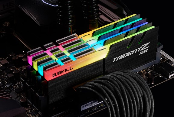 G.Skill'den RGB ışıklandırmalı DDR4 bellek kitleri