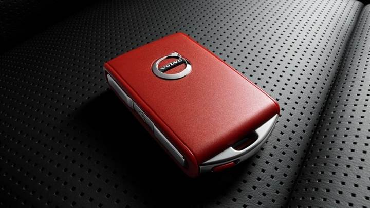 Volvo'dan araba anahtarlarının İsviçre çakısı: 'Red Key'
