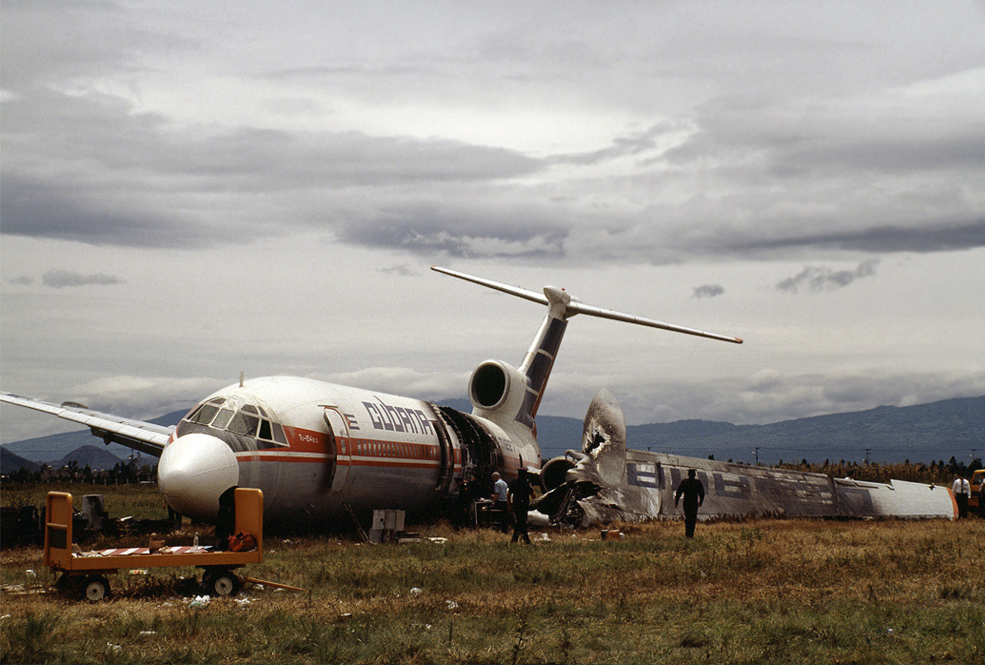 Rusların uçan tabut lakaplı uçağı: Tupolev TU-154 yine düştü!