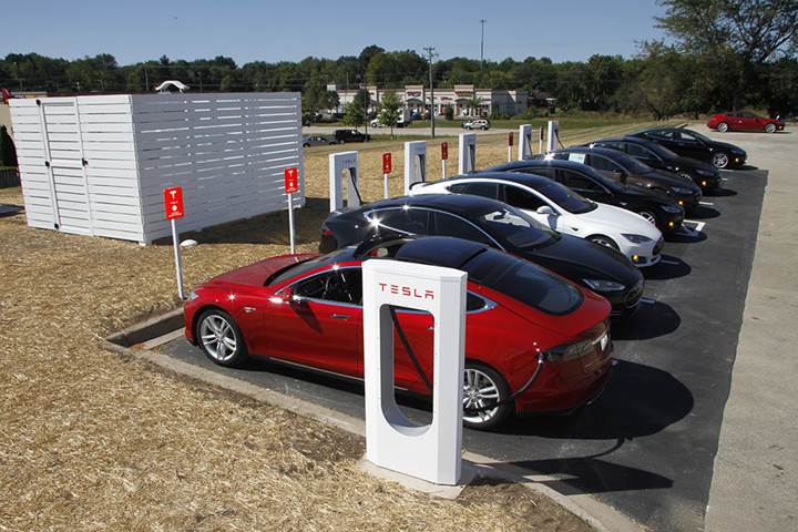 Tesla’nın Süperşarj istasyonlarına heyecan verici güncelleme
