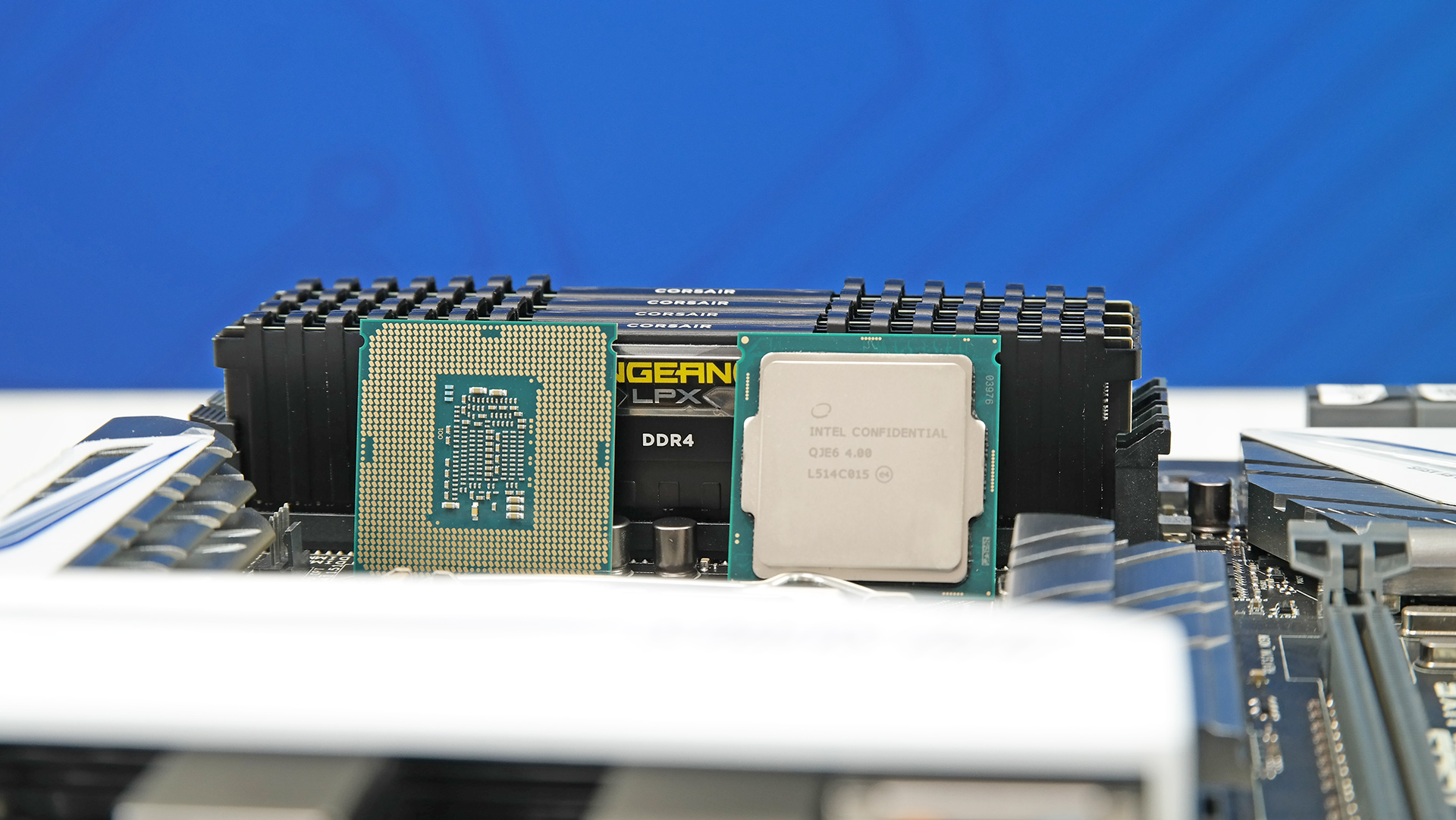 Intel'in yeni Core i7-7700K işlemcisi 7GHz'de çalıştırıldı