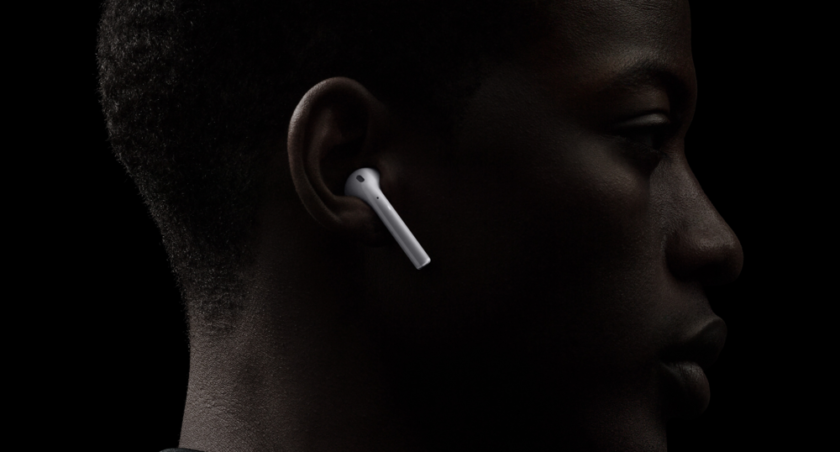 Tim Cook'tan AirPods satışlarına övgü