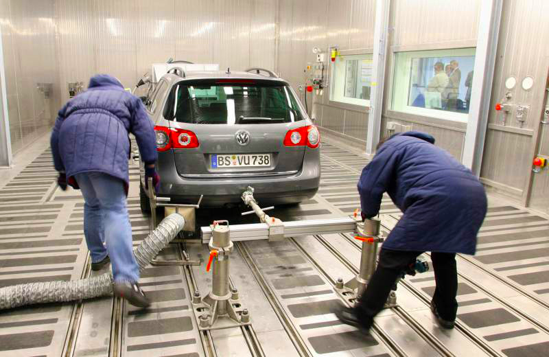 Emisyon skandalı yüzünden Volkswagen'ın üst düzey yetkilisi tutuklandı