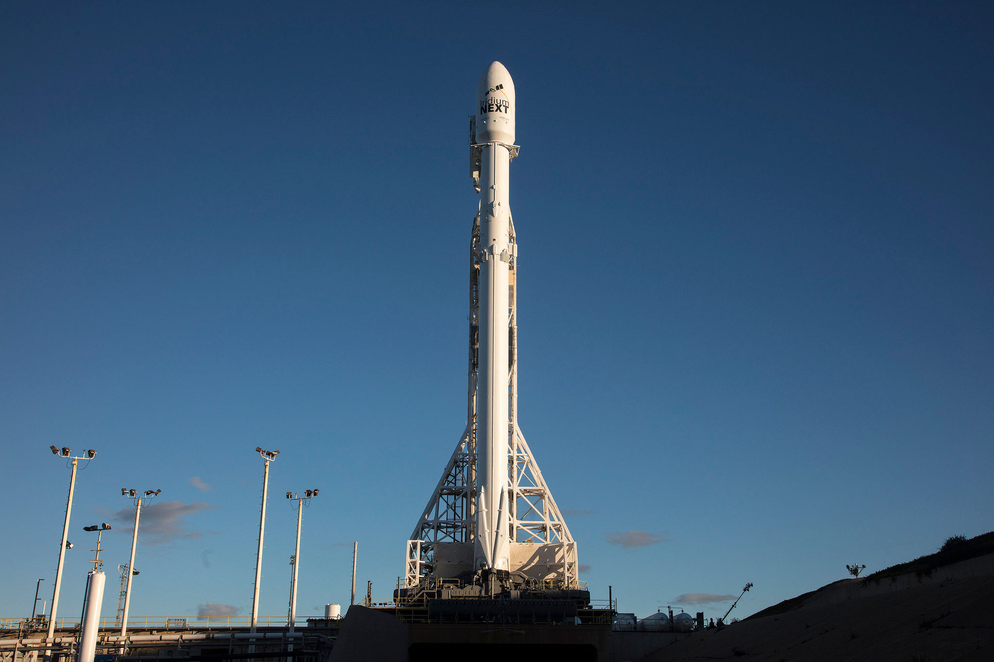 İniş denemesini canlı izleyin: SpaceX uçuşlara geri dönüyor (İniş başarılı)