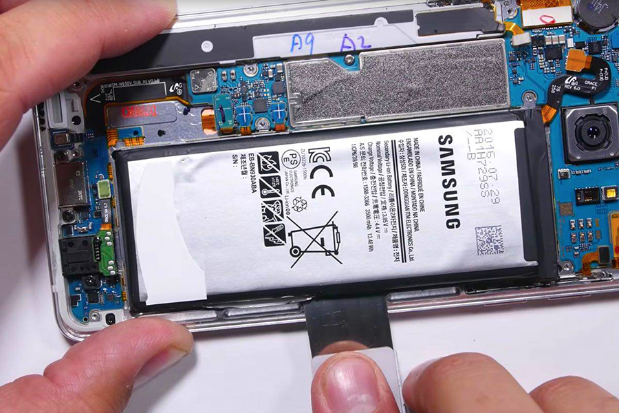 Samsung'a yakın bir kaynak Galaxy Note 7′nin patlama sebebini açıkladı