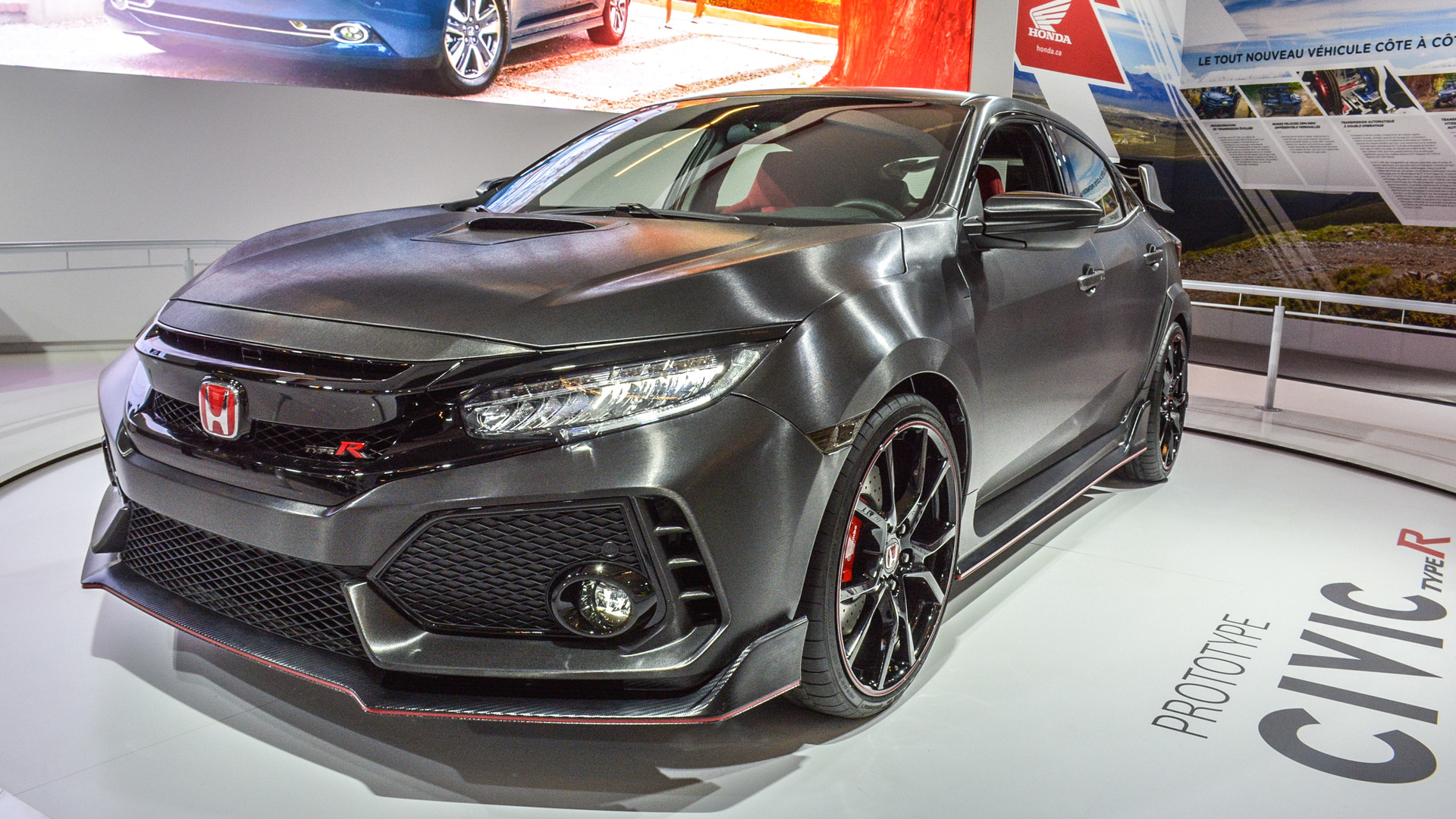 Honda Civic Type R prototipinin iç tasarımı ilk defa Montreal'de sergilendi